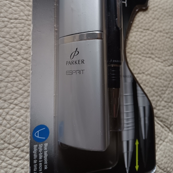 Parker Esprit Telescoping Pen with case New in Package - Picture 3 of 4